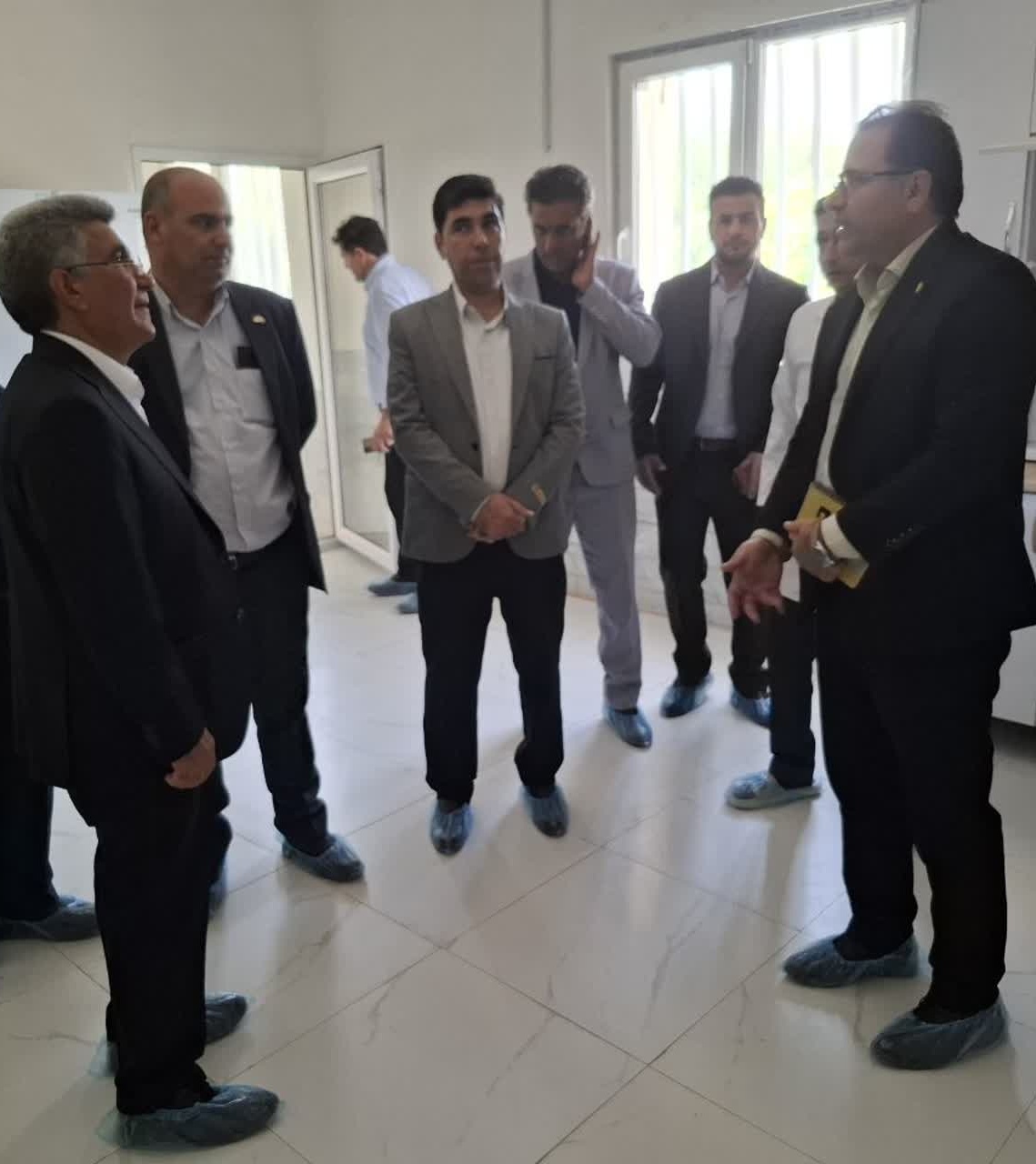 بازدید از آزمایشگاه کشت بافت خرمای کلوته و مجول در مرکز تحقیقات جنوب کرمان