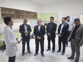 بازدید معاون وزیر و رئیس سازمان تات از آزمایشگاه کشت بافت خرمای کلوته و مجول مرکز تحقیقات و آموزش کشاورزی جنوب کرمان