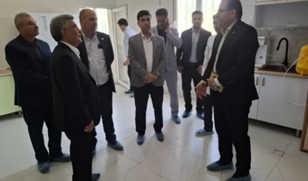 بازدید از آزمایشگاه کشت بافت خرمای کلوته و مجول در مرکز تحقیقات جنوب کرمان