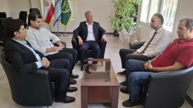 نشست صمیمی سرپرست مرکز تحقیقات و آموزش کشاورزی جنوب کرمان با اعضای شرکت نورالعالم کشور عمان/ بررسی زمینه‌های همکاری مشترک