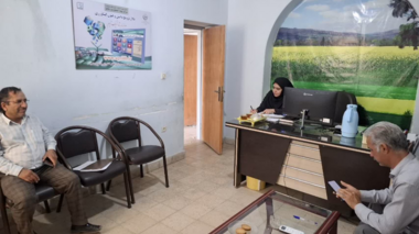 بازدید محقق معین مرکز تحقیقات و آموزش کشاورزی و منابع طبیعی جنوب استان کرمان از مرکز جهاد کشاورزی دهنو فتح‌المبین