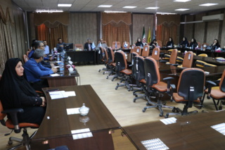 دوره آموزشی کنترل و روش‌های مبارزه با علف‌های هرز