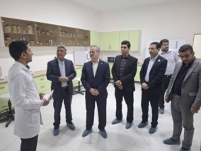 بازدید معاون وزیر و رئیس سازمان تات از آزمایشگاه کشت بافت خرمای کلوته و مجول مرکز تحقیقات و آموزش کشاورزی جنوب کرمان