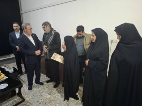 دیدار معاون وزیر و رئیس سازمان تات و هیئت همراه با خانواده شهید