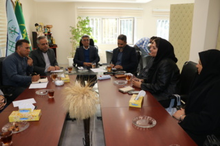 نشست رئیس مؤسسه تحقیقات کشاورزی کشور به همراه رئیس بخش تحقیقات بیماری‌های گیاهی مؤسسه با همکاران بخش تحقیقات گیاه‌پزشکی مرکز