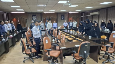 نشست صمیمی سرپرست مرکز تحقیقات و آموزش کشاورزی جنوب کرمان با کارکنان